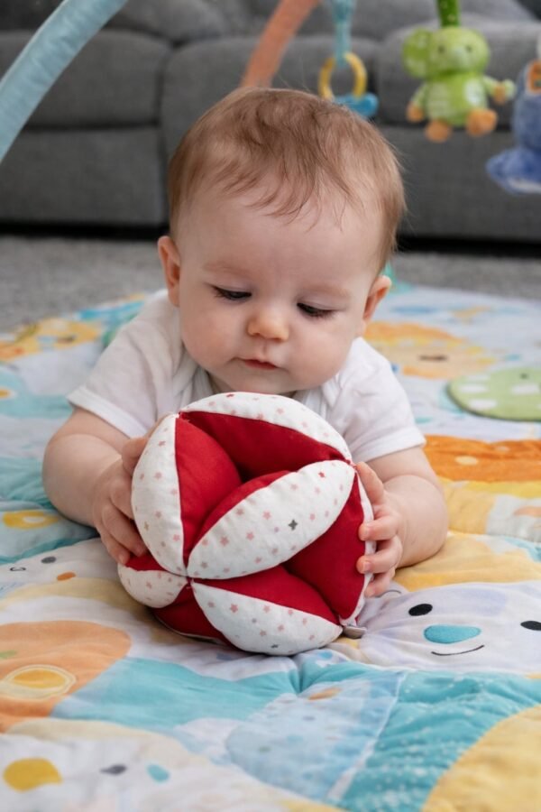 Balle d'éveil sensorielle